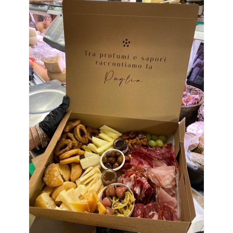 Aperitivo a Vieste con Tagliere Grande | La Massaia Degustazioni in Bottega