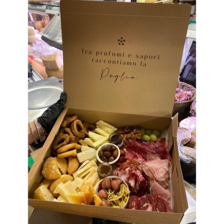 Aperitivo a Vieste con Tagliere Grande | La Massaia Degustazioni in Bottega